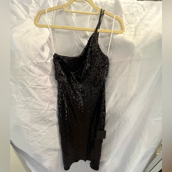 Dress - Picture 3 of 5